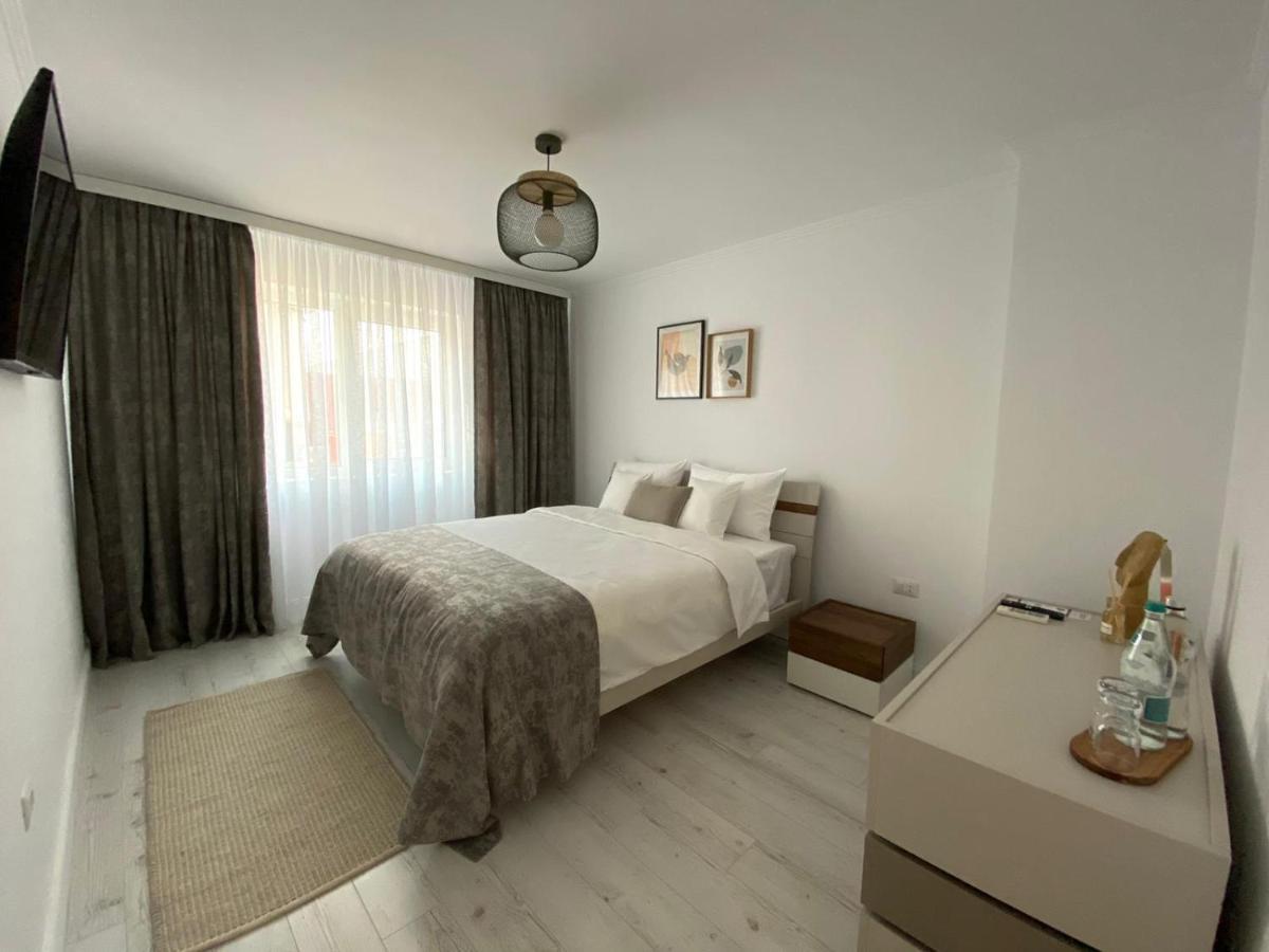 Cosy Apartments & Bistro Pufesti Eksteriør bilde