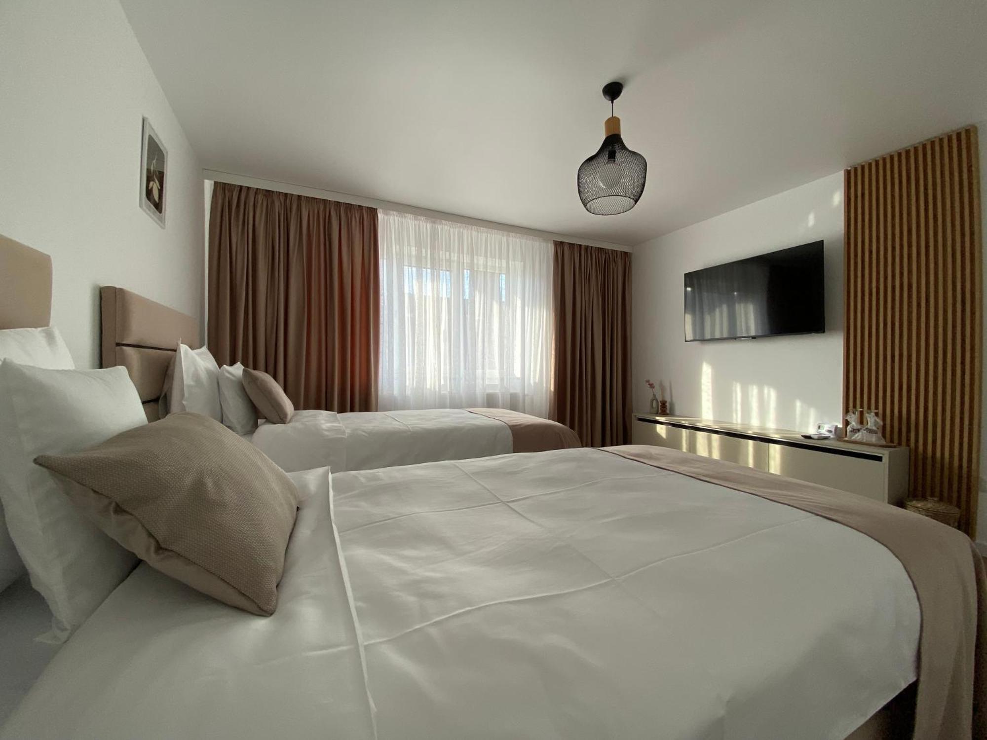 Cosy Apartments & Bistro Pufesti Eksteriør bilde