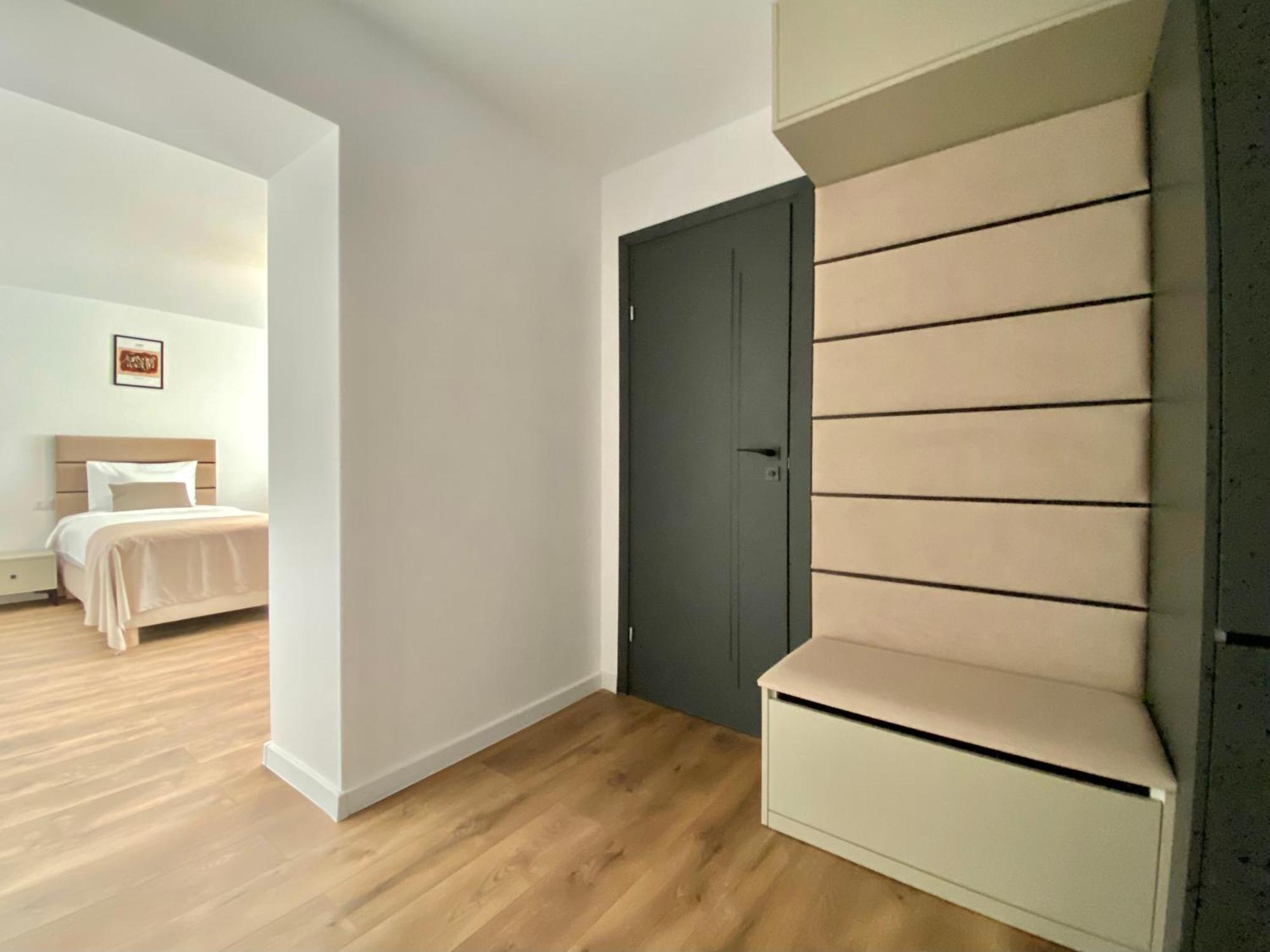 Cosy Apartments & Bistro Pufesti Eksteriør bilde