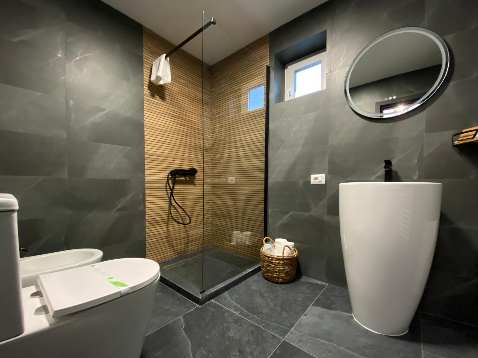 Cosy Apartments & Bistro Pufesti Eksteriør bilde