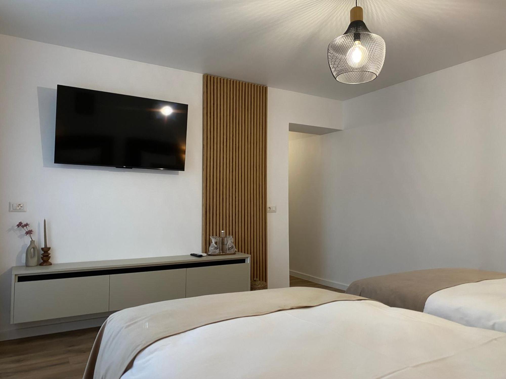 Cosy Apartments & Bistro Pufesti Eksteriør bilde