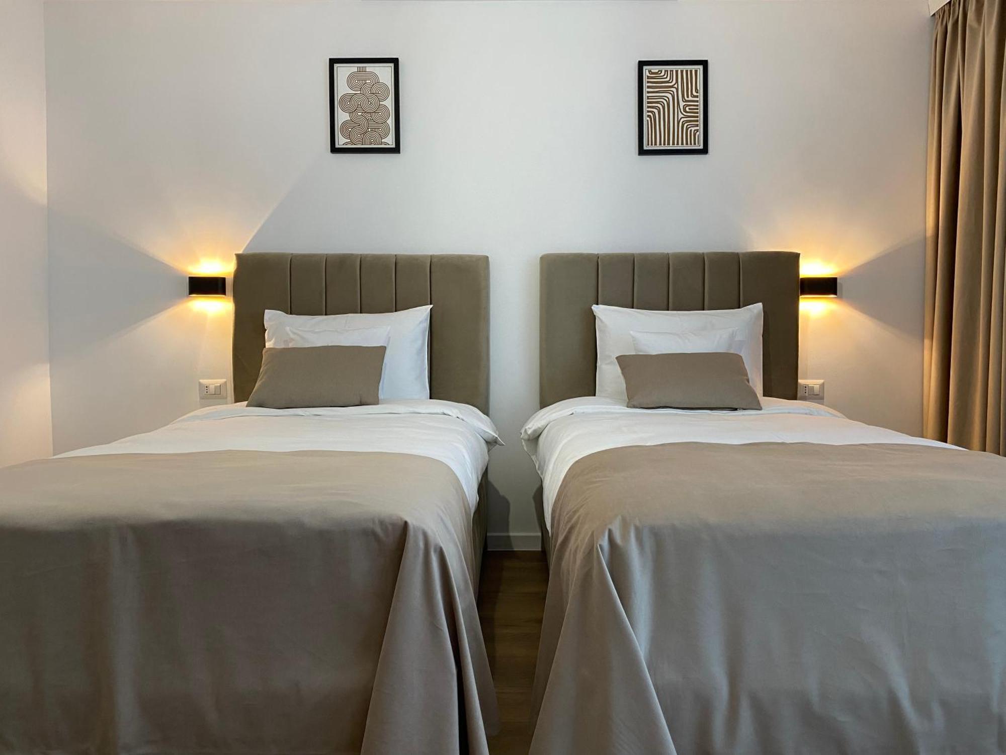Cosy Apartments & Bistro Pufesti Eksteriør bilde